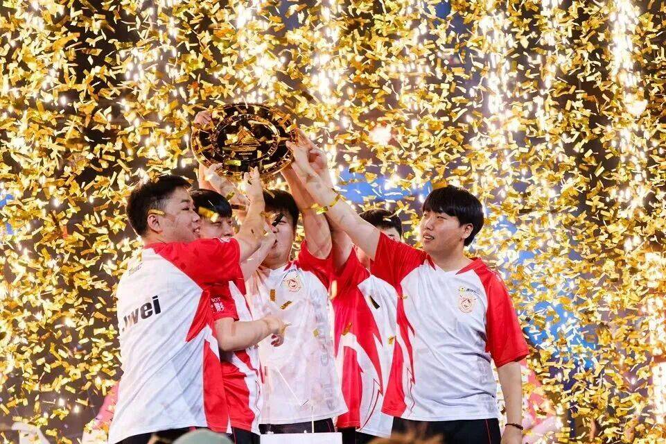 中国電(diàn)竞聚力生态出海(hǎi)，CF用一届電(diàn)竞世界(jiè)杯“造(zào)船”远航(háng) | 電(diàn)竞观察