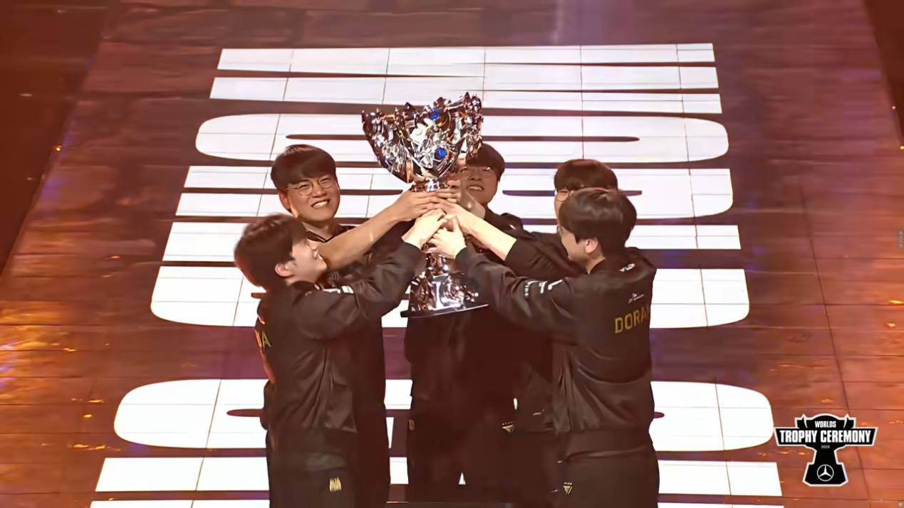 LOL六冠王传奇诞生！Faker加(jiā)裡(lǐ)奥登场，T1决胜侷(jú)爆(bào)发，创造新神话